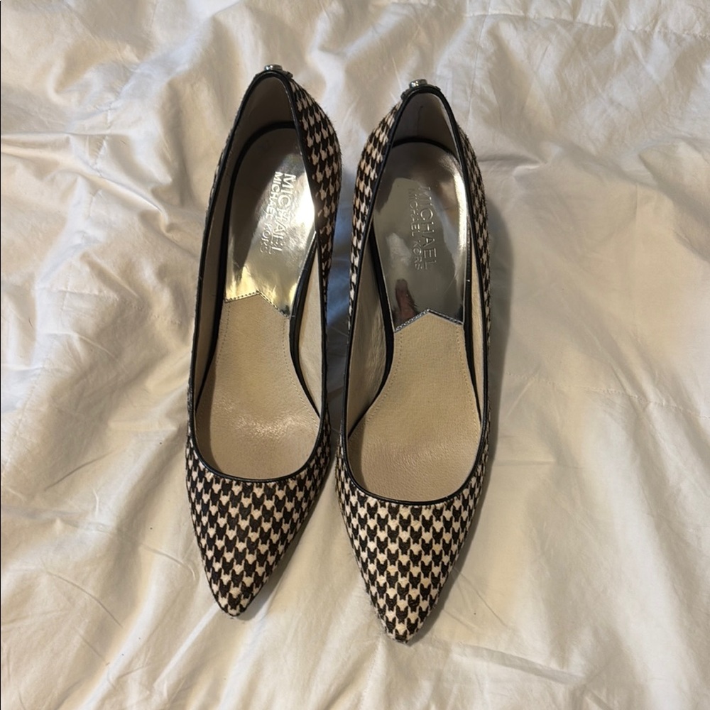 Michael Kors Black and white Heels with Striking Pattern